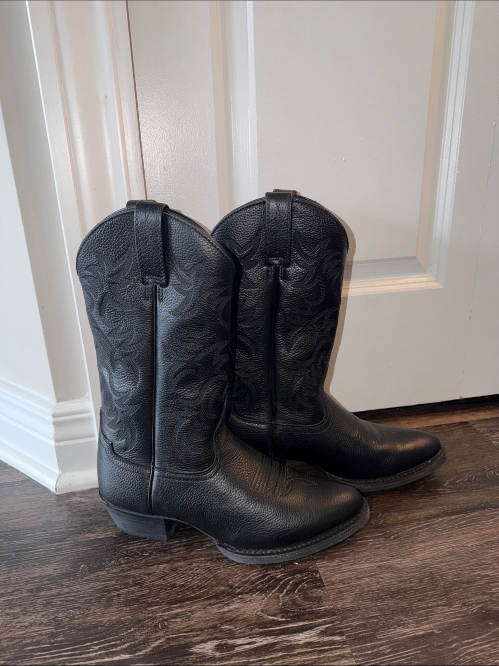 Men’s Ariat Waterproof Cowboy Boots - WORN ONCE - Size 8 - Black